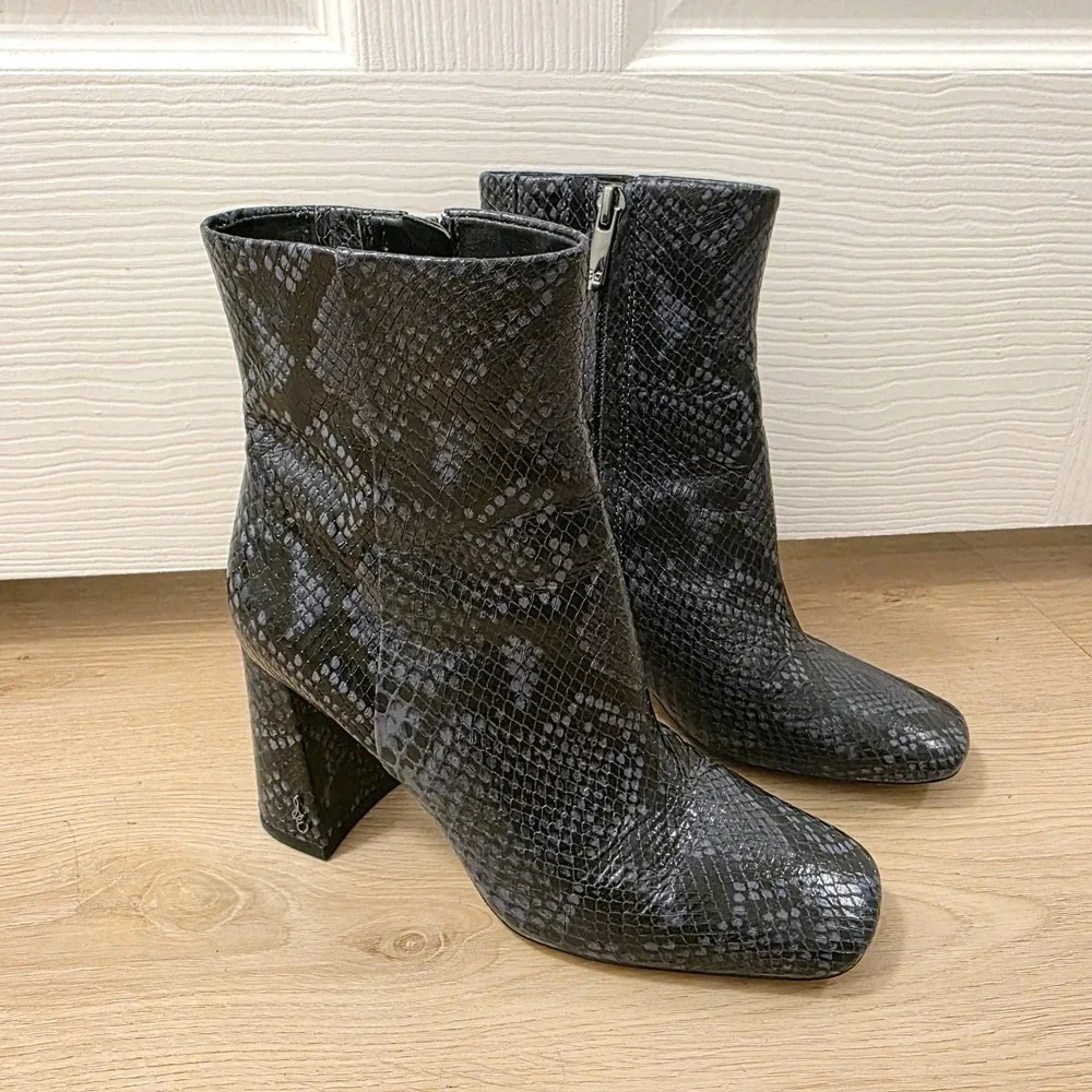 Sam Edelman Blue Black Snakeskin Going Out Avant Garde Codie Ankle Booties Sz‎ 5